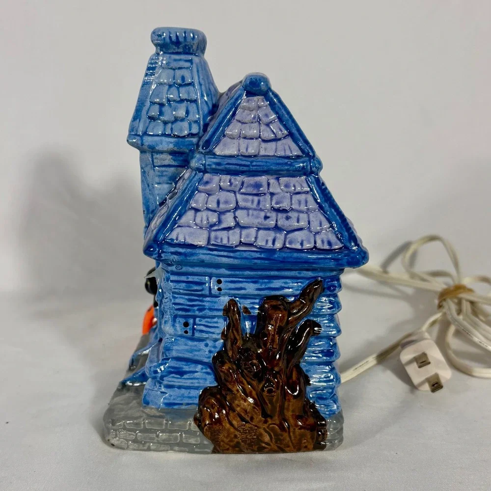 Vintage 1987 Casper Friendly Ghost Haunted House Ceramic Light Halloween Harvey